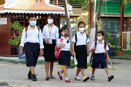 COVID-19 tại ASEAN hết 10/12: Lào thông qua kế hoạch mở cửa; Singapore mua thuốc kháng thể của AstraZeneca