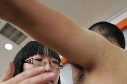 Nghề lạ: Kiếm 4,6 tỷ đồng/năm nhờ... ngửi nách người khác
