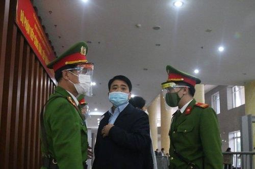 Hơn một tiếng tự bào chữa và phủ nhận tội của ông Nguyễn Đức Chung