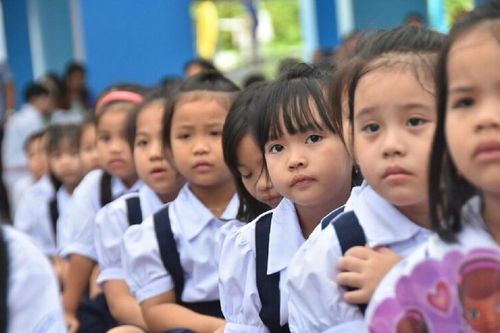 Viết văn nói về bố, cô bé khiến dân tình phải dụi mắt đọc đi đọc lại khi tả đến nghề nghiệp