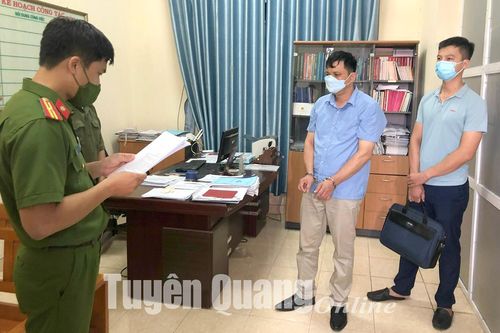 Khởi tố hiệu trưởng và Trưởng Ban đại diện hội cha mẹ học sinh về tội lạm dụng tín nhiệm chiếm đoạt tài sản