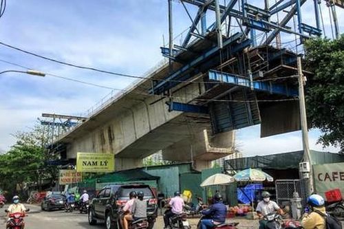 TPHCM: Những cây cầu 'lỗi nhịp'