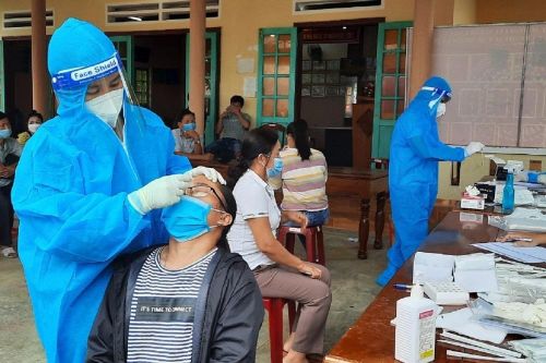 Test nhanh COVID-19 dương tính, phải làm gì?