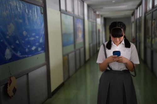 Giáo viên khuyên nữ sinh giữ thân như ngọc, nam sinh bớt ẻo lả