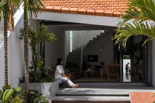 Ngôi nhà 'gai góc' ở Nha Trang vừa 'quê' vừa hiện đại