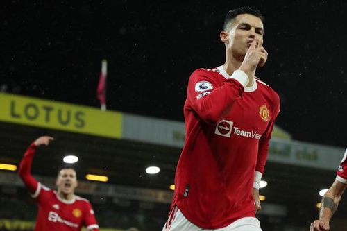 Ronaldo sút penalty thành công, MU dễ dàng 'đè bẹp' Norwich