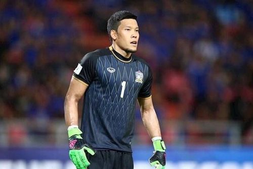 Thủ thành Kawin Thamsatchanan tạm chia tay ĐT Thái Lan về nước chăm người thân