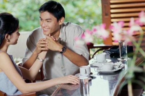 Mờ mắt vì yêu, gái trẻ 'thành mồi ngon' cho đại gia rởm hưởng cả tình lẫn tiền