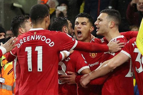 MU thắng nhọc đội chót bảng: Ralf Rangnick còn lắm chông gai