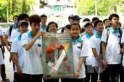Trẻ vị thành niên hút thuốc dễ mắc triệu chứng trầm cảm