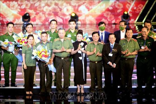 'Lá chắn bình yên' - tôn vinh CAND trong phòng, chống dịch COVID-19