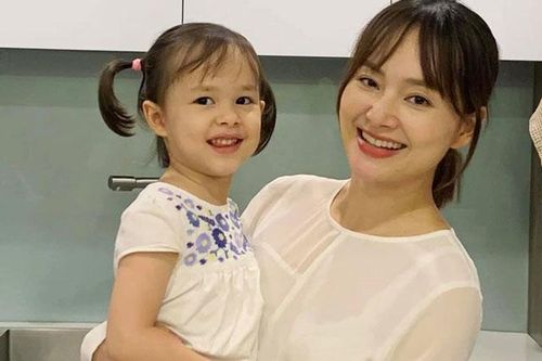 Phản ứng của con gái Lan Phương khi xem Thương ngày nắng về khiến ai nấy đều 'tan chảy'