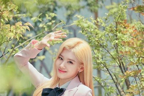 TWICE xuất sắc khi diện đồ công sở, chị em cứ học theo sẽ không lo mặc xấu