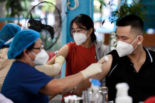 Cả nước thêm 14.638 ca COVID-19, Hà Nội gần 1.000 người mắc