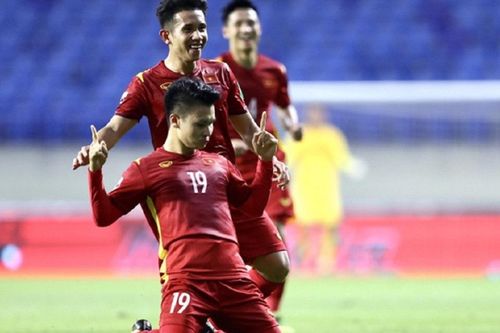 Quang Hải dứt điểm trái phá, Việt Nam dẫn Malaysia 1-0
