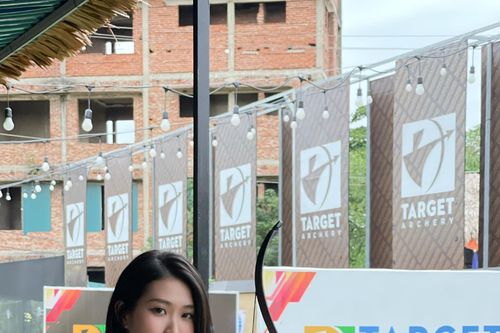 Danh tính 'nữ cung thủ' Việt nổi bật vì sắc vóc quá xinh đẹp
