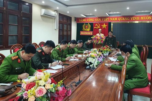 Thưởng nóng lực lượng phá án vụ giết người phi tang thi thể xuống sông Thạch Hãn