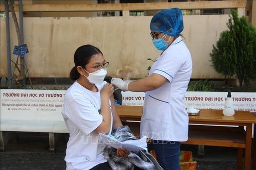 Cần Thơ: Triển khai tiêm vaccine phòng COVID-19 mũi 2 cho trẻ từ 12 - 17 tuổi