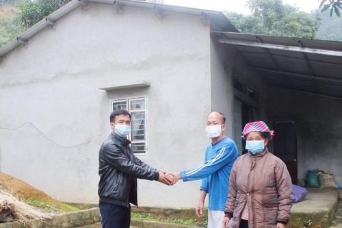 Cựu chiến binh giúp nhau xóa nhà dột nát