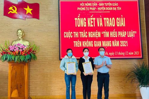 Đạ Tẻh: 24 cá nhân nhận giải cuộc thi trắc nghiệm tìm hiểu pháp luật trực tuyến