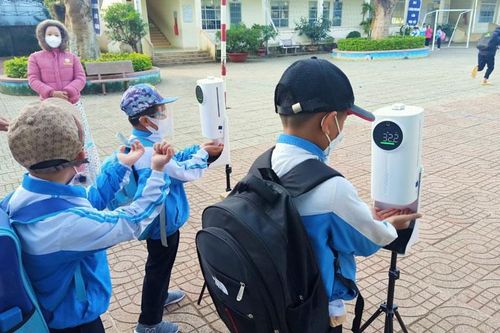 Bảo Lộc: Lắp đặt 30 máy sát khuẩn tự động phòng chống dịch tại trường học