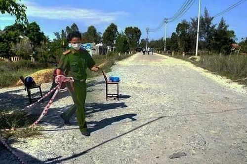 Nam công nhân đâm 2 đồng nghiệp thương vong vì mâu thuẫn đánh bài