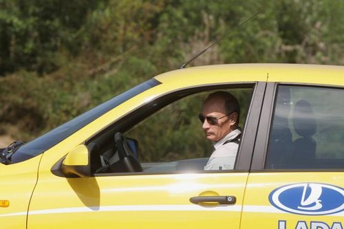 Tổng thống Putin trải lòng về thời gian chạy taxi kiếm thêm thu nhập