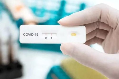 Bộ Y tế: Test nhanh dương tính SARS-CoV-2 tại nhà, người dân không tự ý vào viện