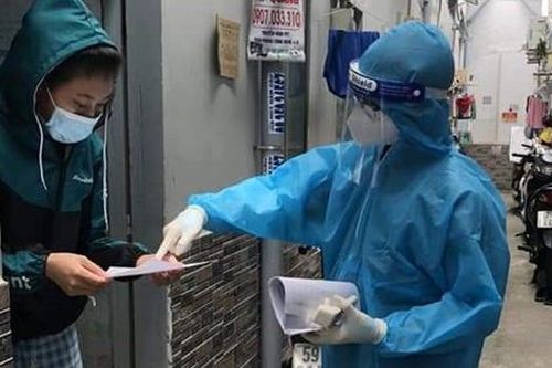 Giám đốc Sở Y tế Hà Nội: Điều trị F0 nhẹ tại nhà cần theo dõi dấu hiệu chuyển nặng để đưa bệnh nhân đến cơ sở y tế