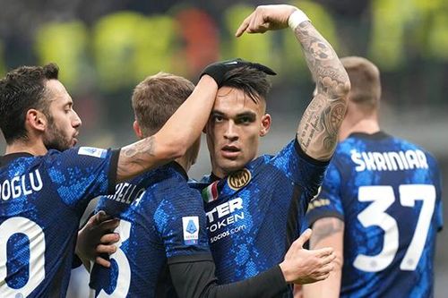 Inter lên đầu bảng Serie A: Nhà vua trở lại