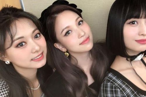 'Thầy' Nhật Bản phán tính cách chính xác đến mức các cô nàng Twice sốc