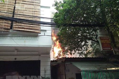 Hà Nội: Khống chế đám cháy tại căn nhà 5 tầng ở quận Thanh Xuân
