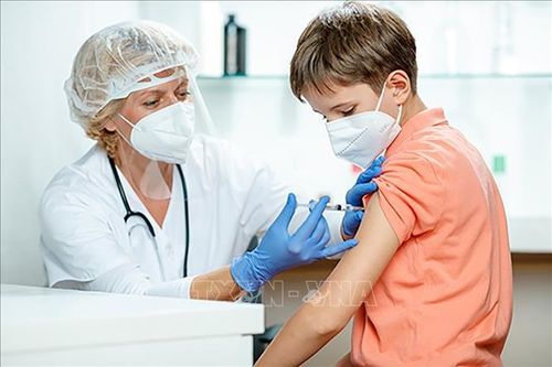 Đức triển khai tiêm vaccine ngừa COVID-19 cho trẻ từ 5-11 tuổi