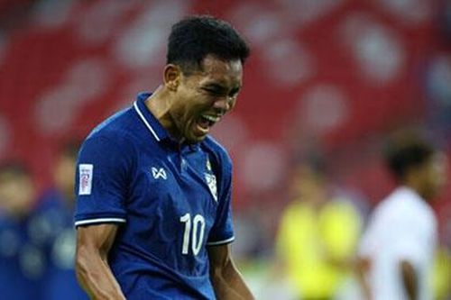 Teerasil Dangda đi vào lịch sử AFF Cup