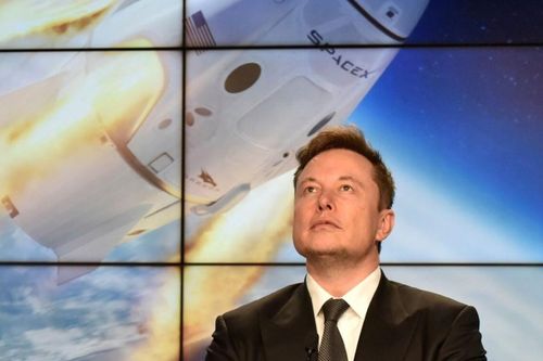 Elon Musk: Từ đứa trẻ bị bắt nạt đến người giàu nhất hành tinh và những giấc mơ về sao Hỏa