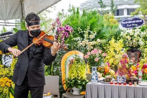 Con rể kéo vĩ cầm 'ru' giấc ngàn thu nhạc sĩ Phú Quang