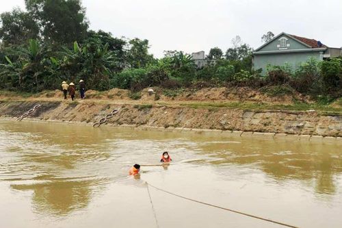 Thi thể người phụ nữ nổi lên trên sông sau 3 ngày mất tích