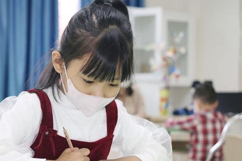 Bộ GD&ĐT làm rõ hướng dẫn 'kiểm tra trực tiếp với lớp 1, lớp 2'