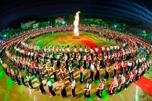 Xòe Thái được đệ trình xin công nhận là di sản văn hóa phi vật thể