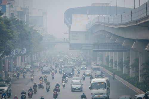 Hà Nội: Trời âm u, sương mù phủ kín từ sáng đến tối