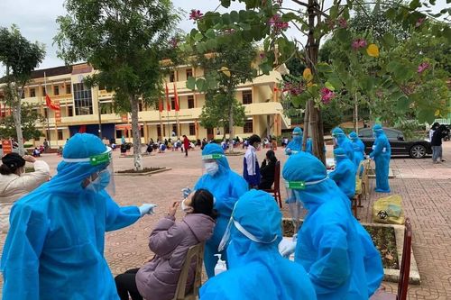 Hàng trăm học sinh ở Nghệ An nhiễm COVID-19, nhiều trường chuyển học trực tuyến