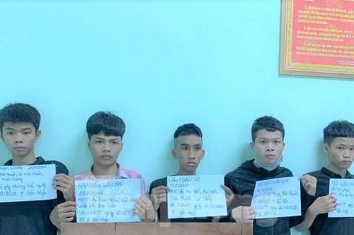 Bắt nhóm đối tượng mang rìu chém loạn xạ người đi đường
