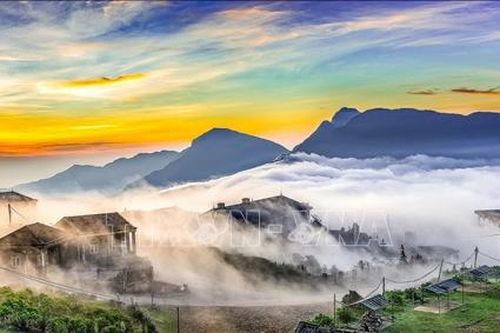 Núi Mẫu Sơn và hoa đào được chọn làm biểu trưng du lịch Lạng Sơn