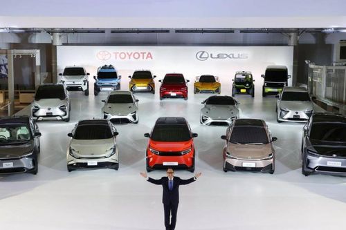 'Ông lớn' Toyota chính thức tham gia cuộc đua xe thuần điện