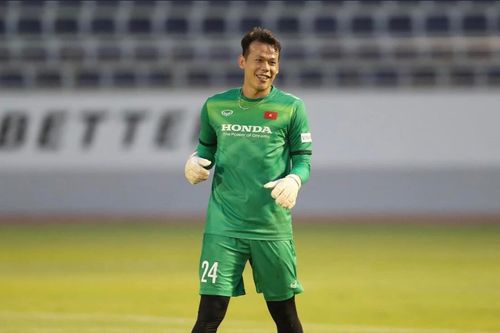 Đằng sau chuyện Tấn Trường dự bị: Ông Park được HLV thủ môn Hà Nội FC tư vấn