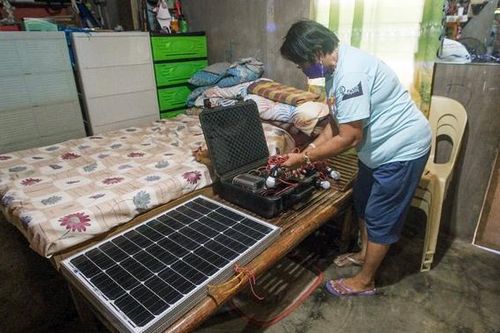 Philippines: Phụ nữ sử dụng máy phát điện di động để ứng phó với thiên tai