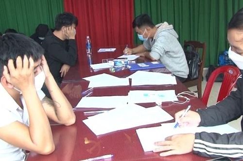 Thuê căn hộ cao cấp để tổ chức 'bay lắc'