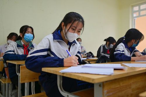 Học sinh Hà Nội làm bài kiểm tra cuối kỳ 1 trực tiếp hay trực tuyến?