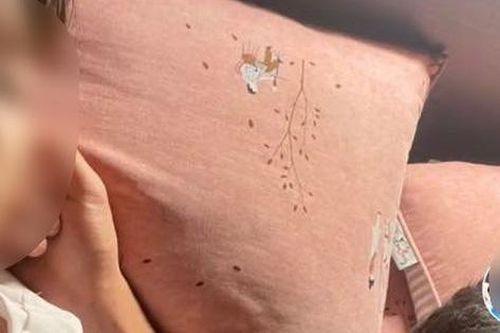 Vợ về nước sinh con, chồng ở Hàn cặp kè với phụ nữ hơn 5 tuổi: Tiểu tam khoe 'clip giường chiếu' và danh tính bất ngờ của kẻ báo tin!