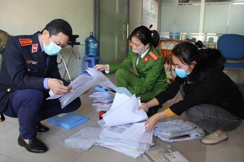 500 cảnh sát phá đường dây cho 10.000 người vay nặng lãi